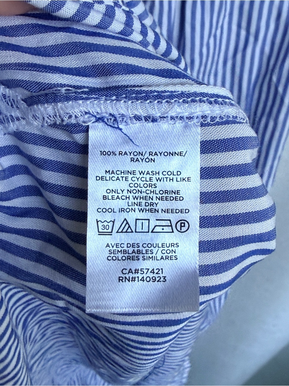 LOFT Petites Blue White Striped Ruffle Flutter Sleeve Blouse MP - Picture 4 of 6